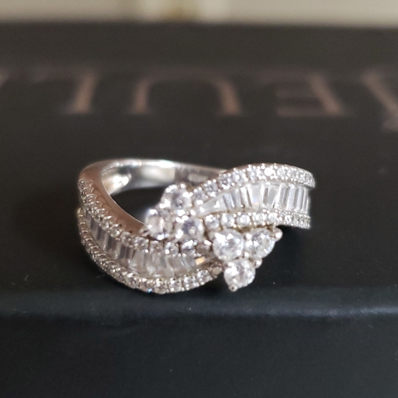 Ring - Picture 5 of 5